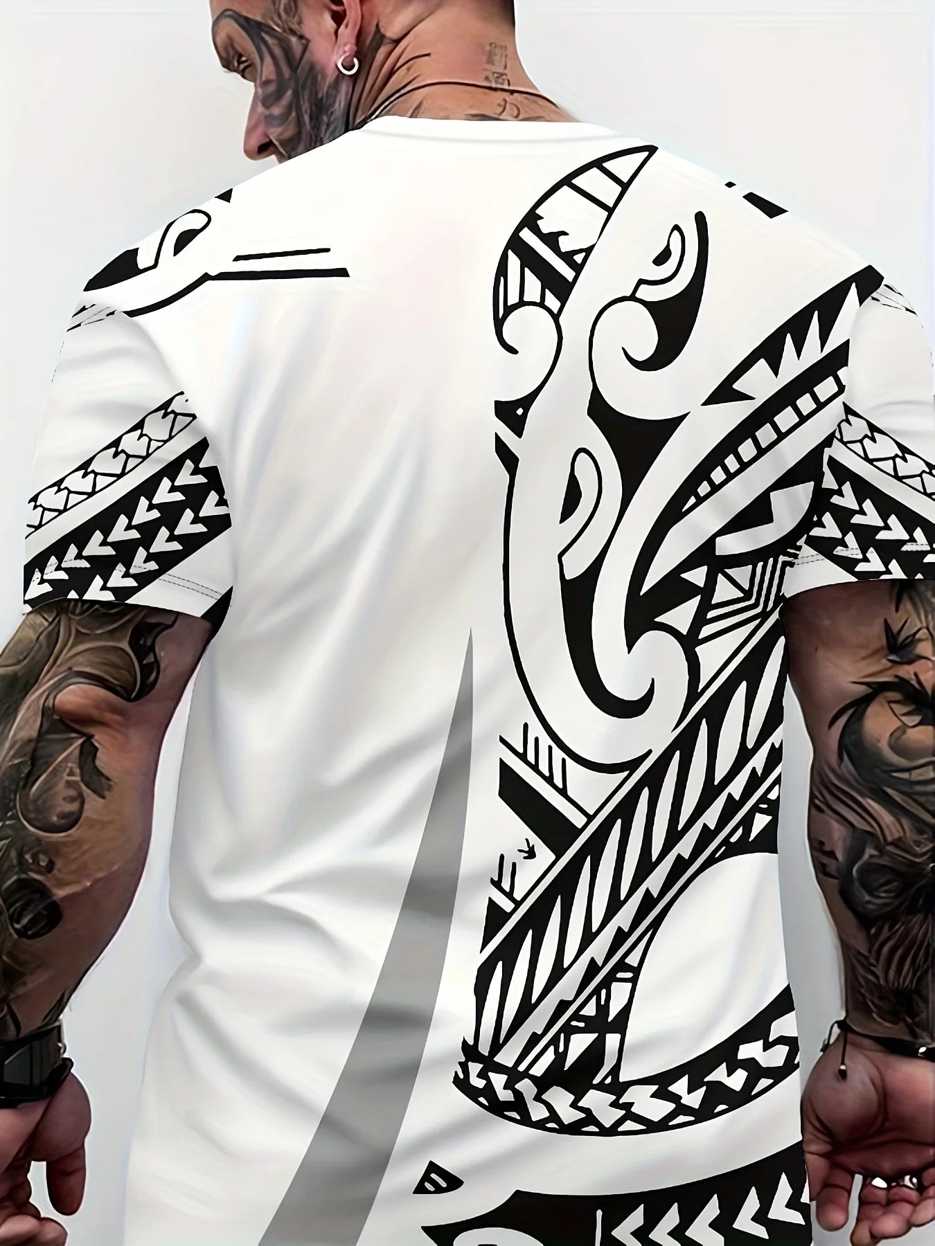 The new men's T-shirt for the summer of 2025 a retro 3D printed short-sleeved fashionable and neutral streetwear style