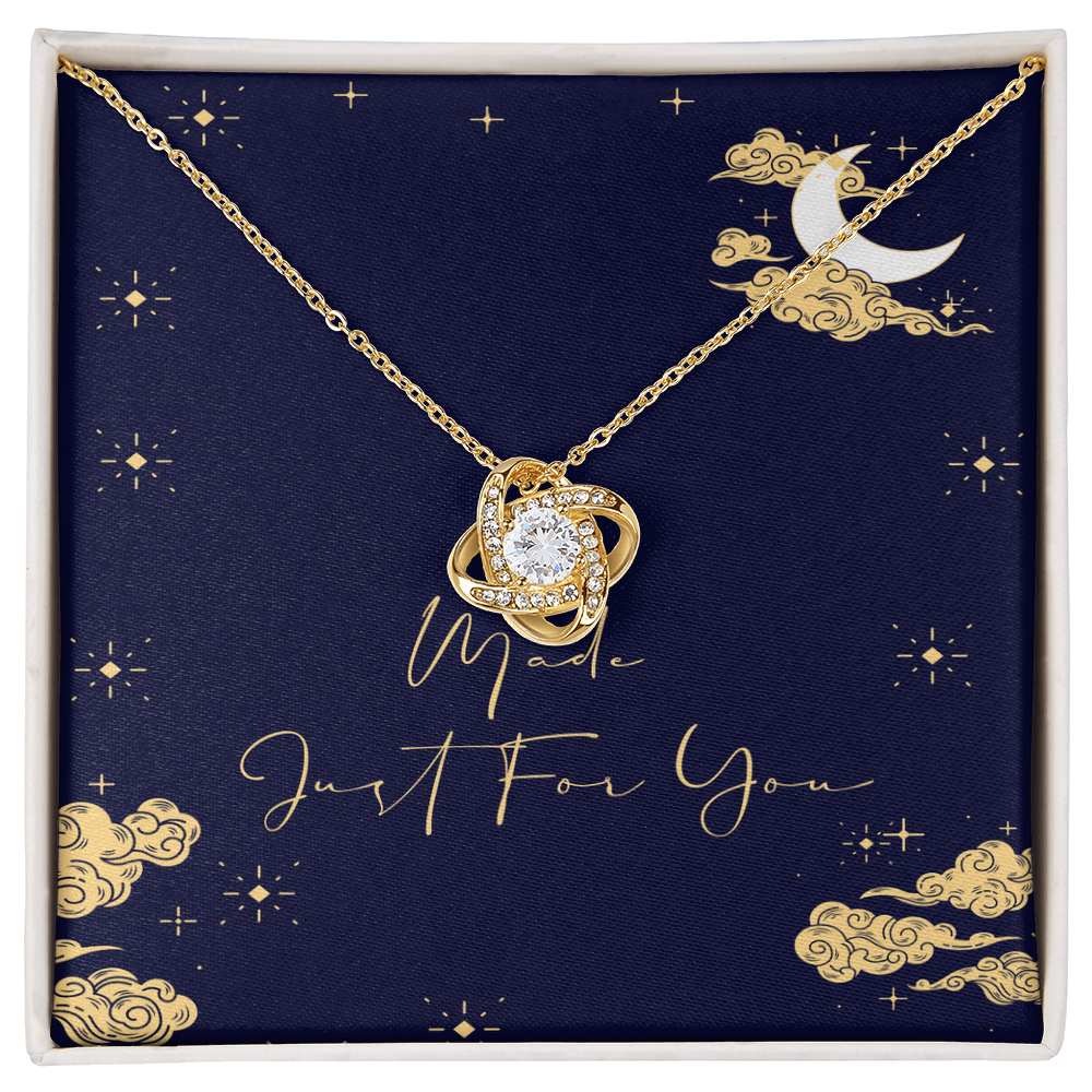 “Classic Neck Chain – Sophisticated Jewelry for Any Outfit”