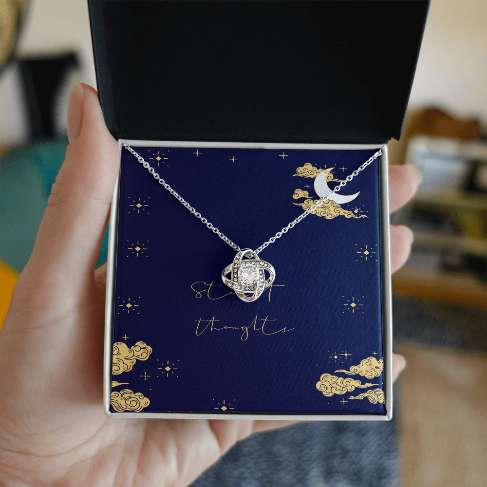 “Classic Neck Chain – Sophisticated Jewelry for Any Outfit”