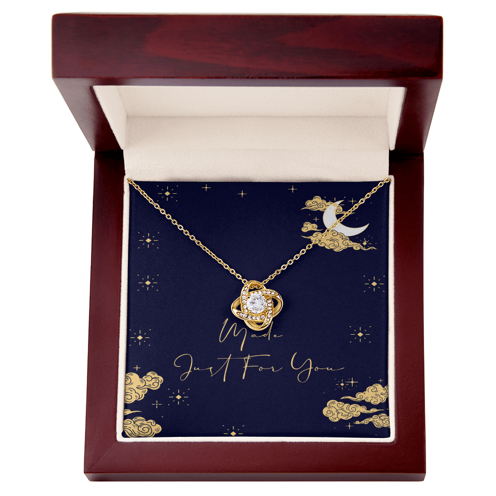 “Classic Neck Chain – Sophisticated Jewelry for Any Outfit”