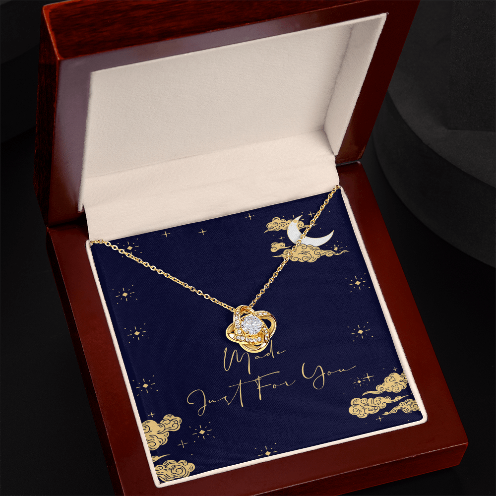 “Classic Neck Chain – Sophisticated Jewelry for Any Outfit”